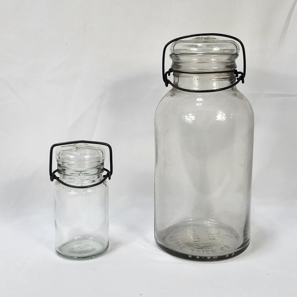 Vintage Cleveland Fruit Juice Co Glass Jars Wire Bail Lid Set of 2 Ohio Clear